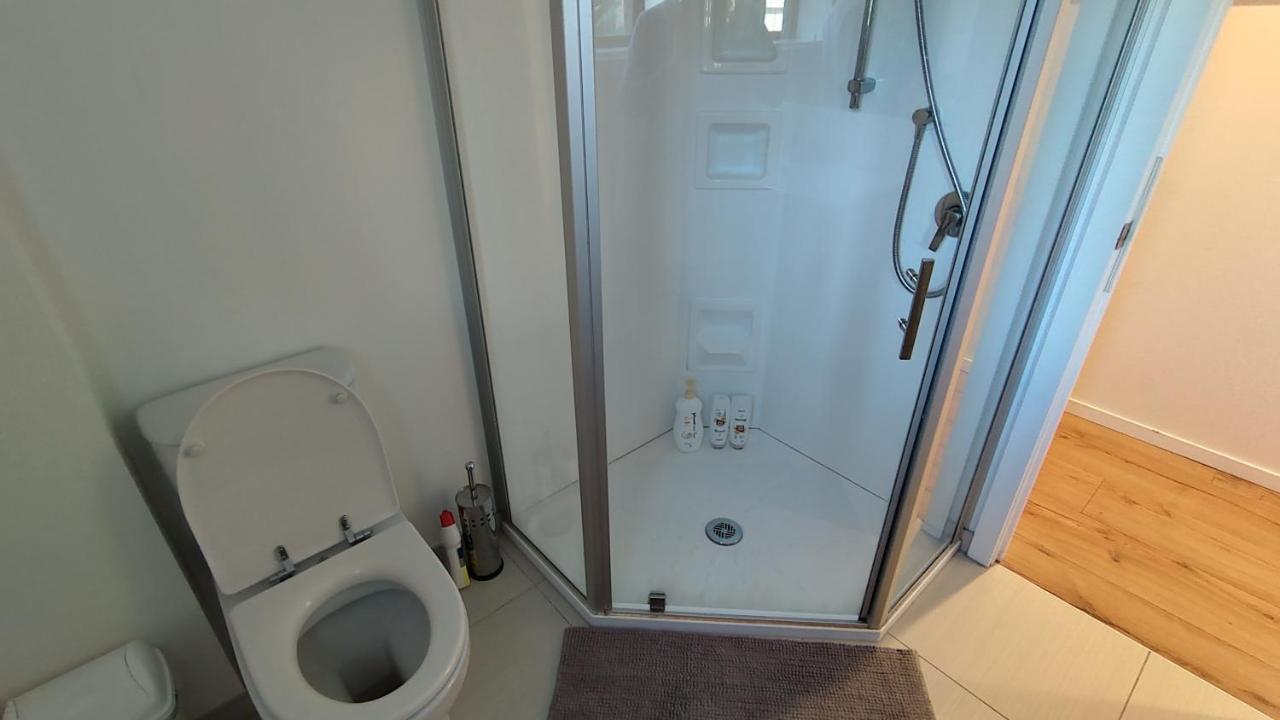 קווינסטאון Pencarrow Lakeside Apartment מראה חיצוני תמונה